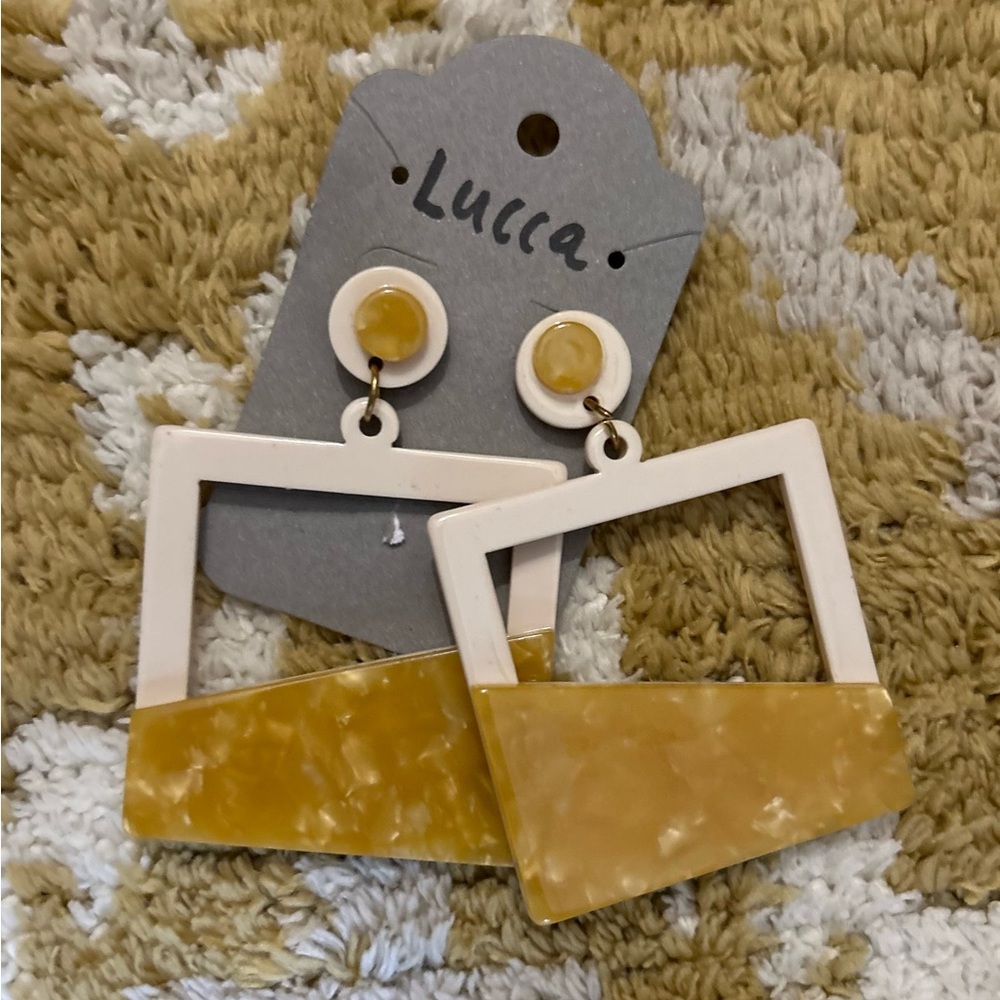 Earrings - Picture 4 of 4